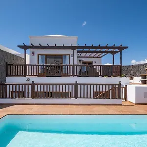 https://casa-familia.in-canary-islands.com